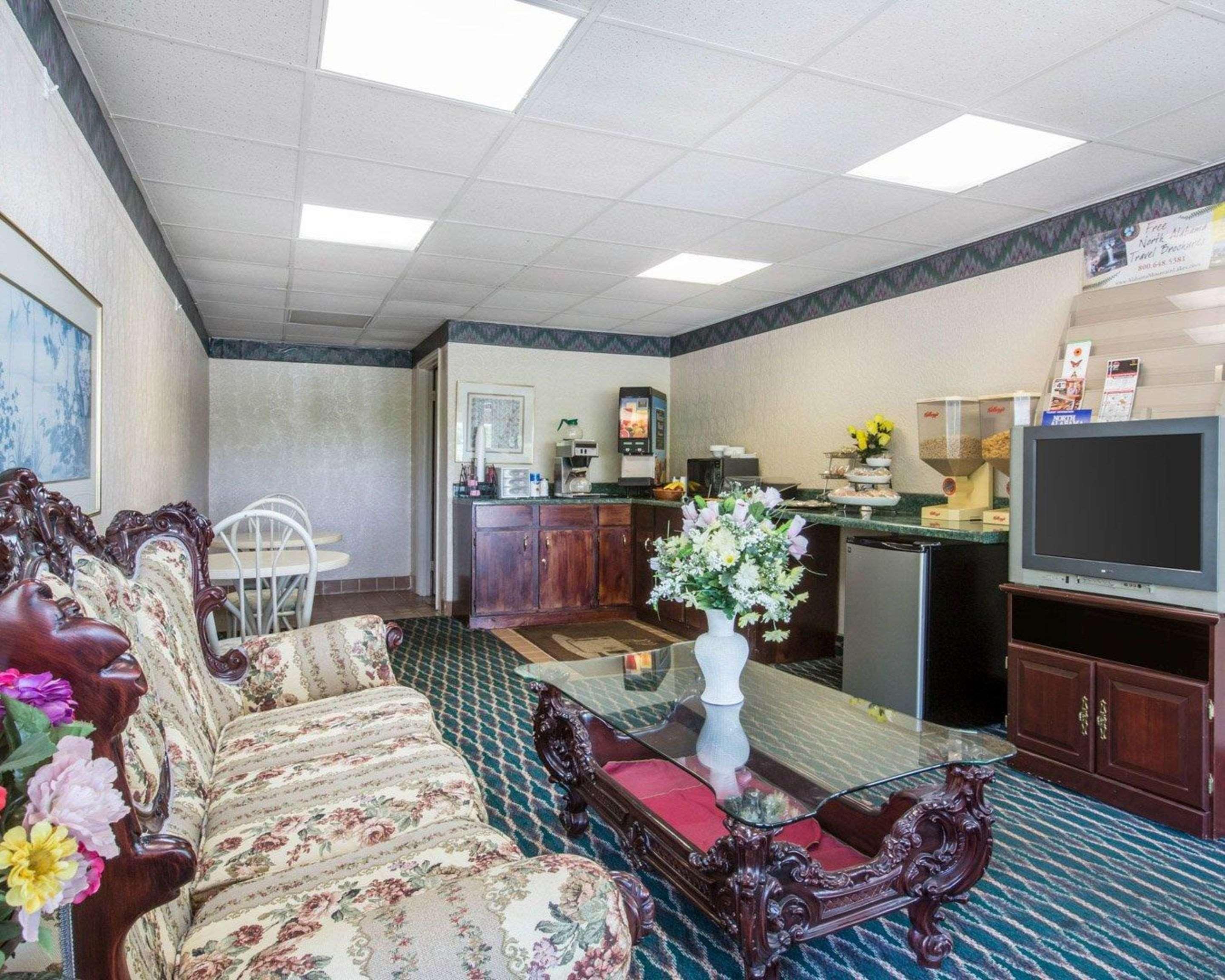 גדסדן Rodeway Inn מראה חיצוני תמונה